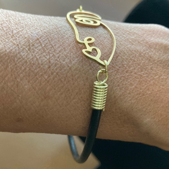 Abstract Face Pendant Bracelet with Leather Strap - Picture 7 of 12